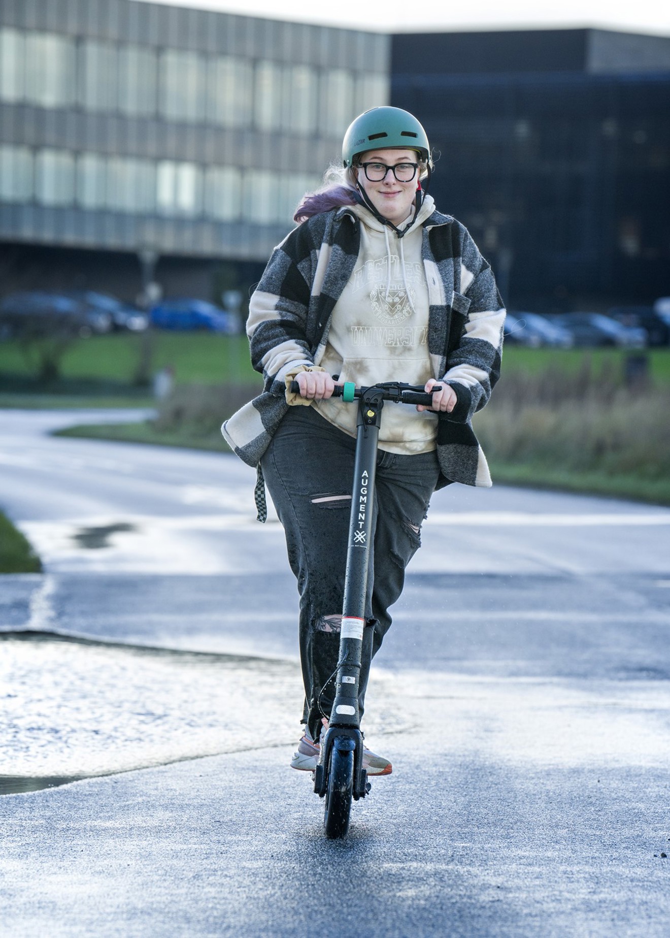 Maria på vej til sin arbejdsplads